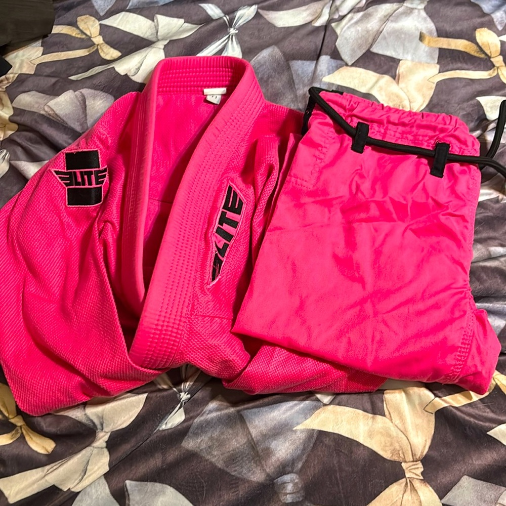 PINK Elite Sports BJJ Gi - size F1